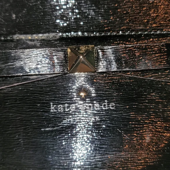 Kate Spade bag crossbody black patent leather gold trim and chain - Picture 2 of 9